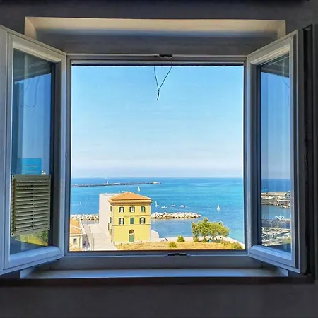 Almare - Sea Front Apartment *