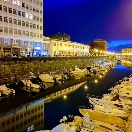 Apartment Almare - Sea Front Livorno