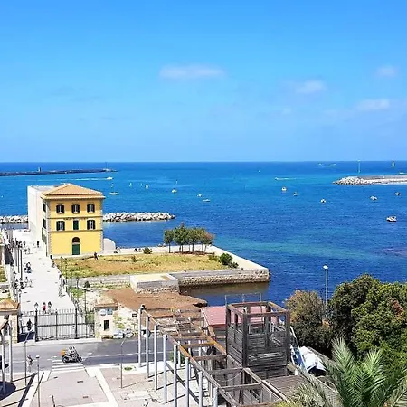 Almare - Sea Front Apartament *